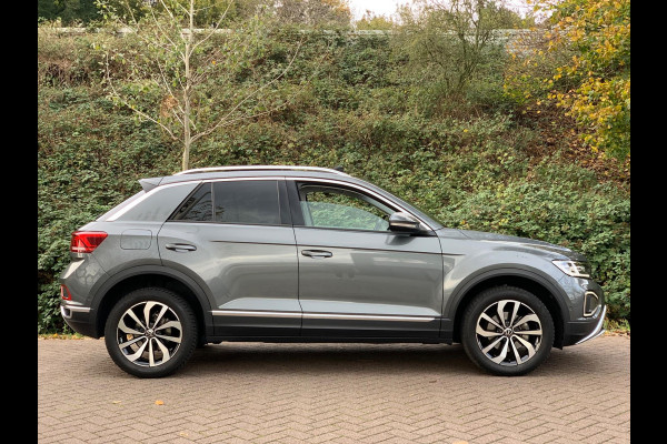 Volkswagen T-Roc 1.5 TSI Life Business AUTOMAAT PANO 17'' 2024 !