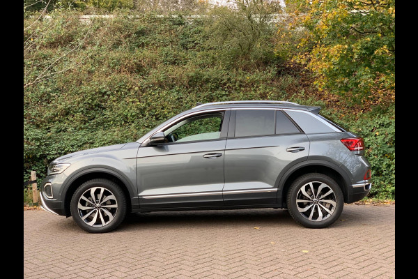 Volkswagen T-Roc 1.5 TSI Life Business AUTOMAAT PANO 17'' 2024 !