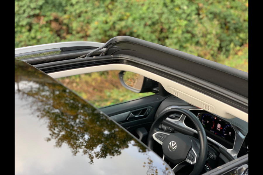 Volkswagen T-Roc 1.5 TSI Life Business AUTOMAAT PANO 17'' 2024 !