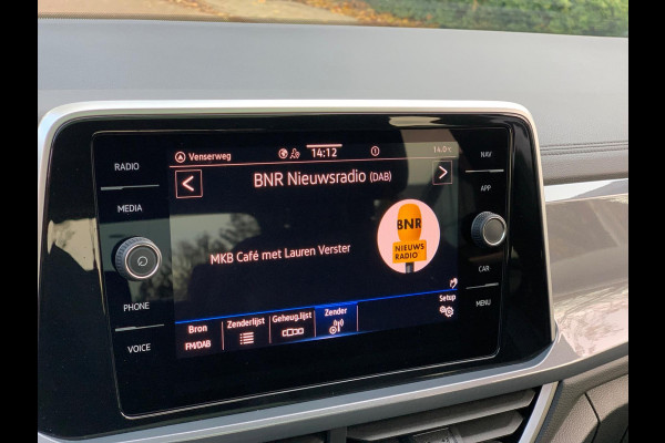 Volkswagen T-Roc 1.5 TSI Life Business AUTOMAAT PANO 17'' 2024 !