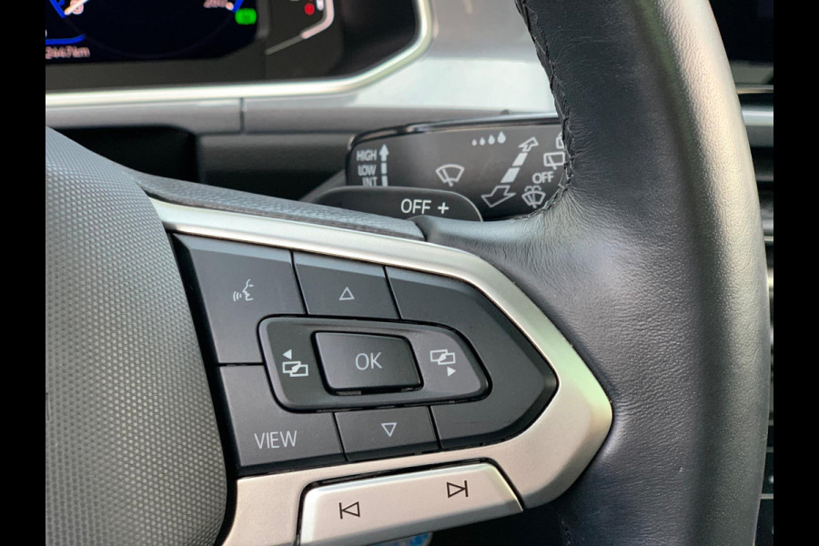 Volkswagen T-Roc 1.5 TSI Life Business AUTOMAAT PANO 17'' 2024 !