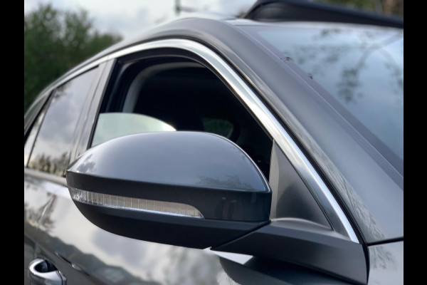 Volkswagen T-Roc 1.5 TSI Life Business AUTOMAAT PANO 17'' 2024 !