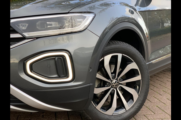 Volkswagen T-Roc 1.5 TSI Life Business AUTOMAAT PANO 17'' 2024 !