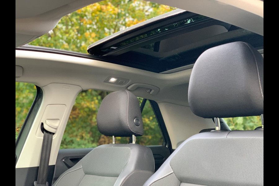 Volkswagen T-Roc 1.5 TSI Life Business AUTOMAAT PANO 17'' 2024 !