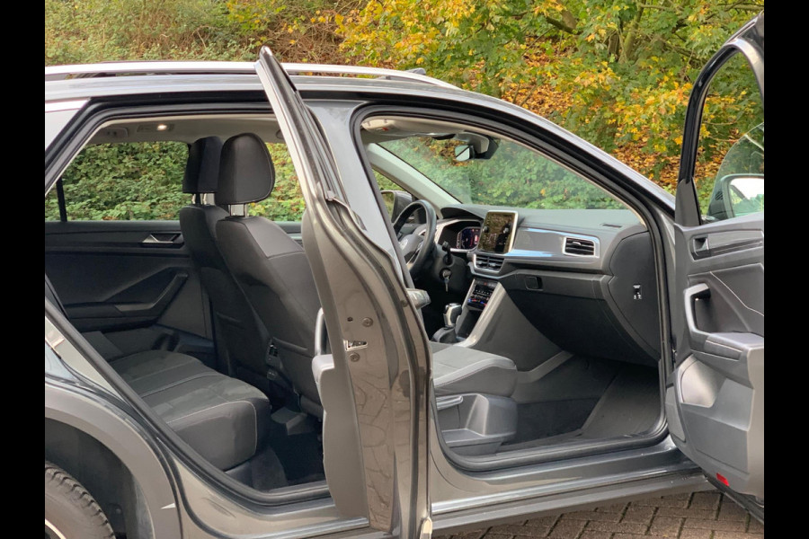 Volkswagen T-Roc 1.5 TSI Life Business AUTOMAAT PANO 17'' 2024 !