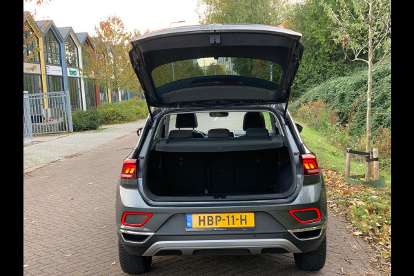 Volkswagen T-Roc 1.5 TSI Life Business AUTOMAAT PANO 17'' 2024 !