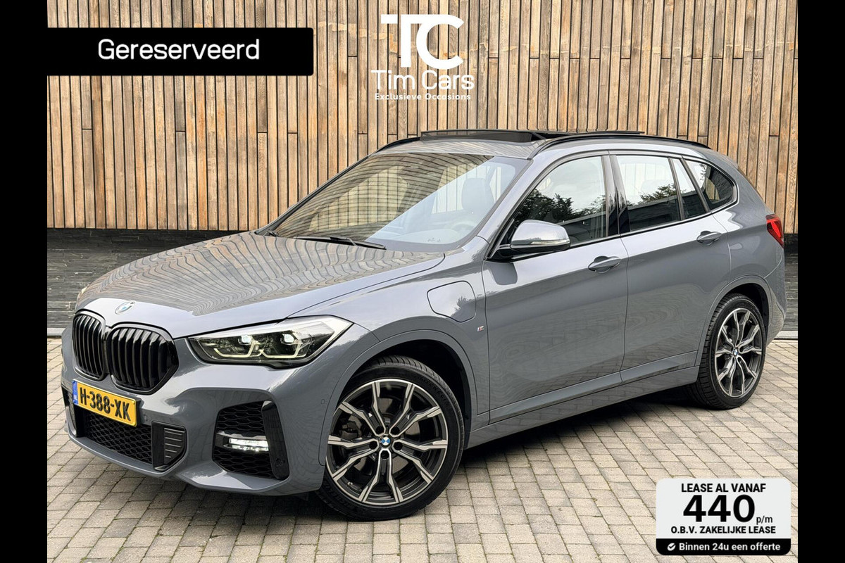BMW X1 xDrive25e M-sport Automaat | Panoramadak | Leren bekleding | LED verlichting | Stoel en Stuurwielverwarming | Trekhaak afneembaa