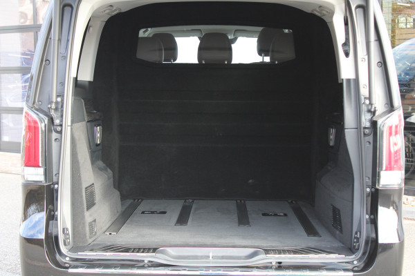 Mercedes-Benz V-Klasse 300d / DC / AMG / Elec Stoelen / 360 Cam / 2x Elec Schuifdeur / Burmester / Vol Opties / NIEUWSTAAT