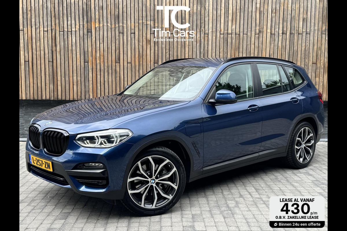 BMW X3 xDrive30e Automaat | Stoelverwarming | Leer | 20 inch lichtmetalen velgen | LED verlichting | Apple CarPlay | Cruise control | C