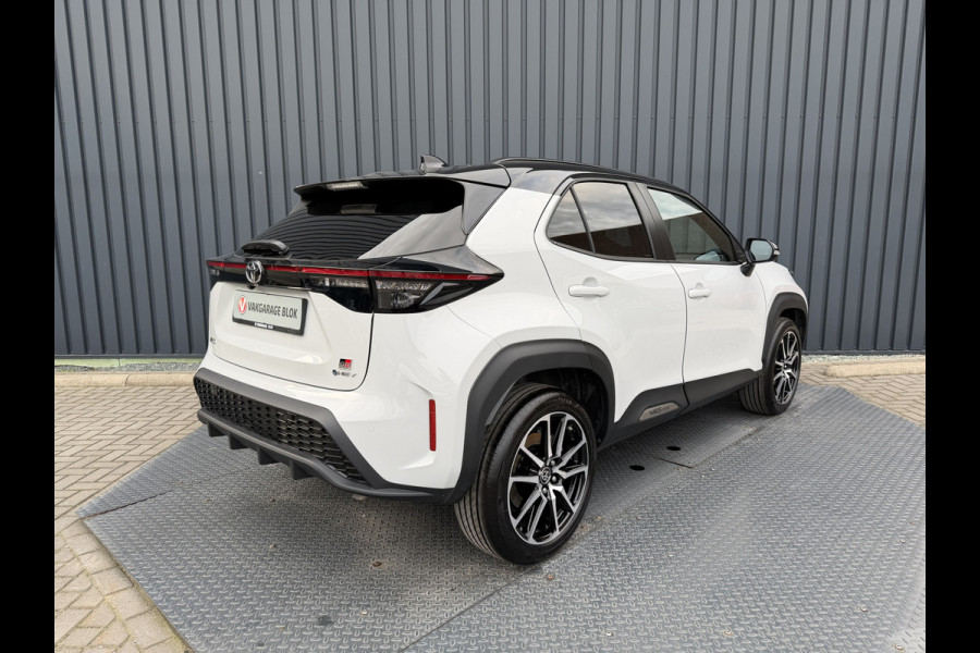 Toyota Yaris Cross 1.5 Hybrid 130 GR Sport | Pano dak | 7.500 km | JBL | Head-up | Rijklaar!!