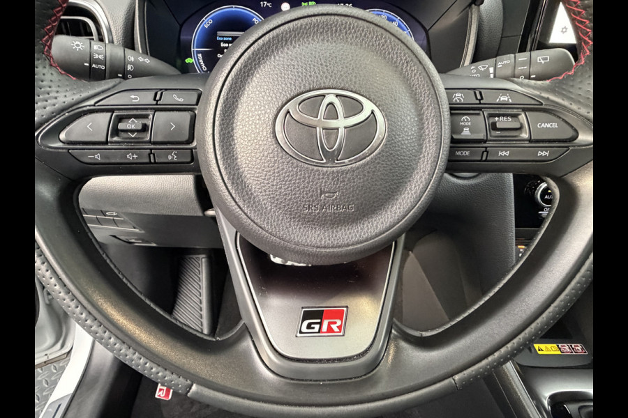 Toyota Yaris Cross 1.5 Hybrid 130 GR Sport | Pano dak | 7.500 km | JBL | Head-up | Rijklaar!!