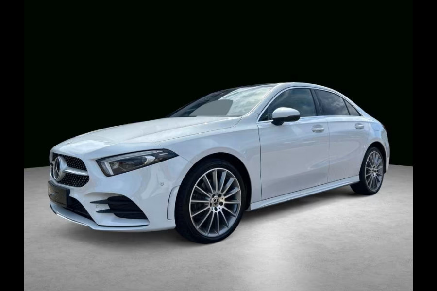 Mercedes-Benz A-Klasse 250e AMG Line ** HP-LED, NAVI+, PANORAMA, DISTR, HuD, KEYLESS, 19-inch LMV ** 1e EIG - UNFALLFREI ** ** INFORMEER OOK NAAR ONZE AANTREKKELIJKE FINANCIAL-LEASE TARIEVEN **