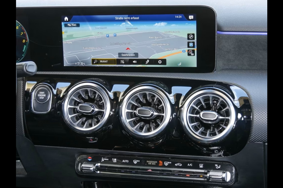 Mercedes-Benz A-Klasse 250e AMG Line ** HP-LED, NAVI+, PANORAMA, DISTR, HuD, KEYLESS, 19-inch LMV ** 1e EIG - UNFALLFREI ** ** INFORMEER OOK NAAR ONZE AANTREKKELIJKE FINANCIAL-LEASE TARIEVEN **