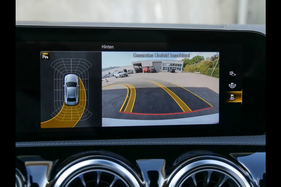 Mercedes-Benz A-Klasse 250e AMG Line ** HP-LED, NAVI+, PANORAMA, DISTR, HuD, KEYLESS, 19-inch LMV ** 1e EIG - UNFALLFREI ** ** INFORMEER OOK NAAR ONZE AANTREKKELIJKE FINANCIAL-LEASE TARIEVEN **