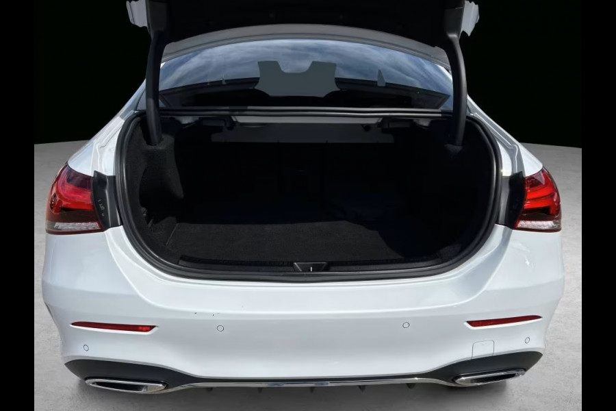 Mercedes-Benz A-Klasse 250e AMG Line ** HP-LED, NAVI+, PANORAMA, DISTR, HuD, KEYLESS, 19-inch LMV ** 1e EIG - UNFALLFREI ** ** INFORMEER OOK NAAR ONZE AANTREKKELIJKE FINANCIAL-LEASE TARIEVEN **