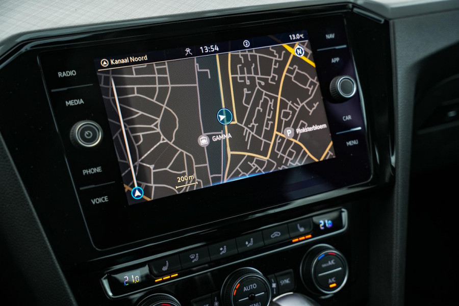 Volkswagen Passat 1.5 TSI Elegance Business R Leer Navi