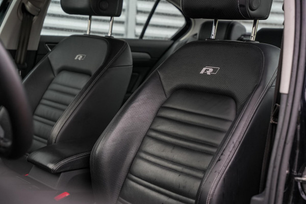 Volkswagen Passat 1.5 TSI Elegance Business R Leer Navi