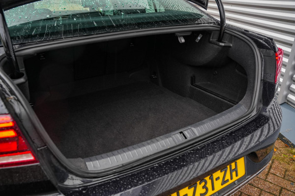 Volkswagen Passat 1.5 TSI Elegance Business R Leer Navi