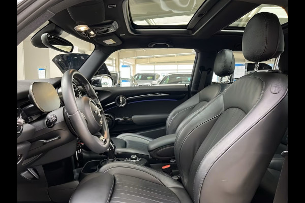 MINI Cooper 2.0 (170kW / 231pk) John Cooper Works ** LED, VIRTUAL, LEDER, PANORAMA, 18-inch LMV, H&K, KEYLESS ** 1e EIG - UNFALLFREI - 22.000km (!) ** ** INFORMEER OOK NAAR ONZE AANTREKKELIJKE FINANCIAL-LEASE TARIEVEN **