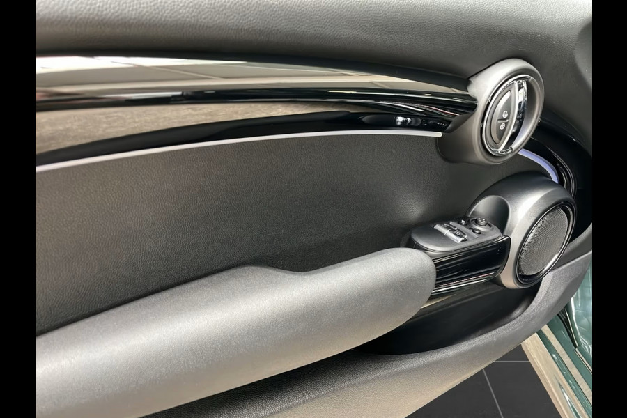 MINI Cooper 2.0 (170kW / 231pk) John Cooper Works ** LED, VIRTUAL, LEDER, PANORAMA, 18-inch LMV, H&K, KEYLESS ** 1e EIG - UNFALLFREI - 22.000km (!) ** ** INFORMEER OOK NAAR ONZE AANTREKKELIJKE FINANCIAL-LEASE TARIEVEN **