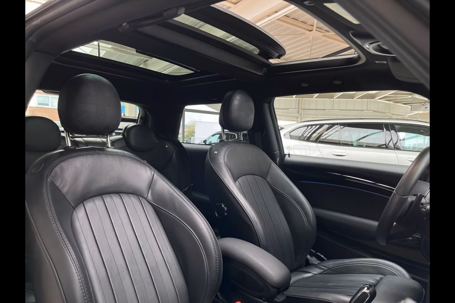 MINI Cooper 2.0 (170kW / 231pk) John Cooper Works ** LED, VIRTUAL, LEDER, PANORAMA, 18-inch LMV, H&K, KEYLESS ** 1e EIG - UNFALLFREI - 22.000km (!) ** ** INFORMEER OOK NAAR ONZE AANTREKKELIJKE FINANCIAL-LEASE TARIEVEN **