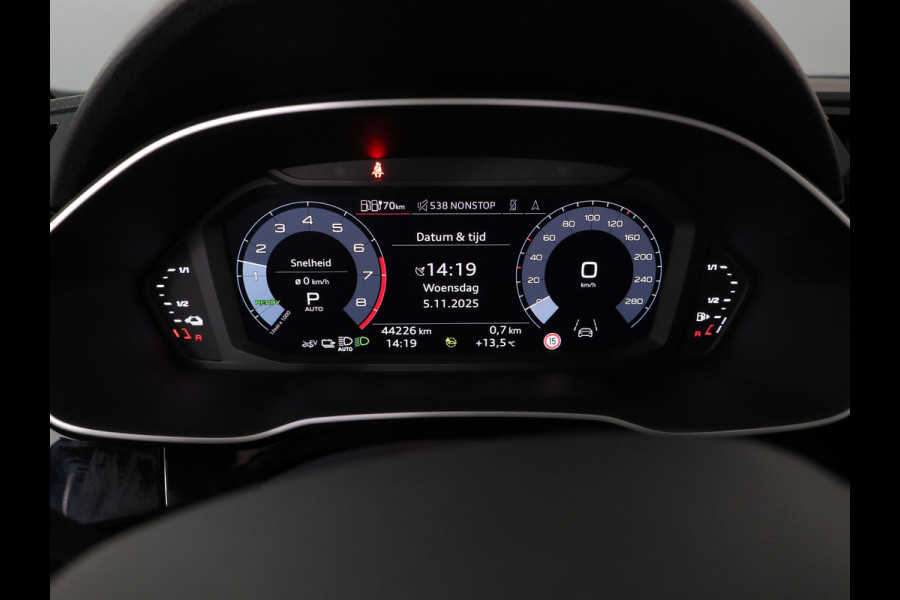 Audi Q3 Sportback 45 TFSI e Edition 245 pk S-tronic | Navigatie | Parkeersensoren (Park assist) | Achteruitrijcamera | Stoelverwarming | Adaptieve cruise control | Lederen bekleding |