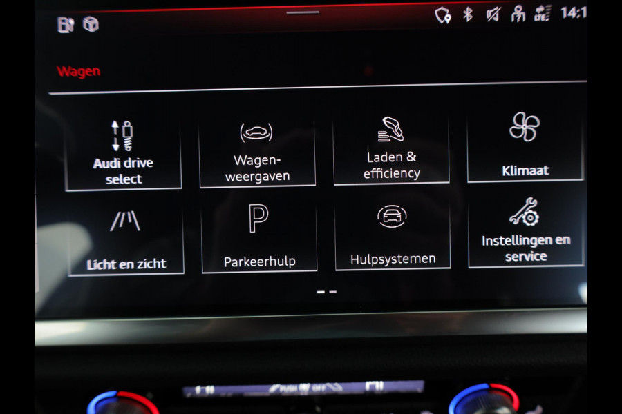 Audi Q3 Sportback 45 TFSI e Edition 245 pk S-tronic | Navigatie | Parkeersensoren (Park assist) | Achteruitrijcamera | Stoelverwarming | Adaptieve cruise control | Lederen bekleding |