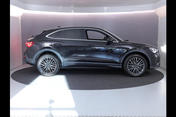 Audi Q3 Sportback 45 TFSI e Edition 245 pk S-tronic | Navigatie | Parkeersensoren (Park assist) | Achteruitrijcamera | Stoelverwarming | Adaptieve cruise control | Lederen bekleding |