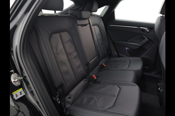 Audi Q3 Sportback 45 TFSI e Edition 245 pk S-tronic | Navigatie | Parkeersensoren (Park assist) | Achteruitrijcamera | Stoelverwarming | Adaptieve cruise control | Lederen bekleding |