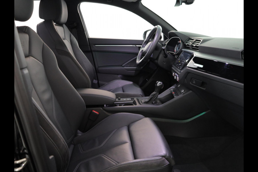 Audi Q3 Sportback 45 TFSI e Edition 245 pk S-tronic | Navigatie | Parkeersensoren (Park assist) | Achteruitrijcamera | Stoelverwarming | Adaptieve cruise control | Lederen bekleding |