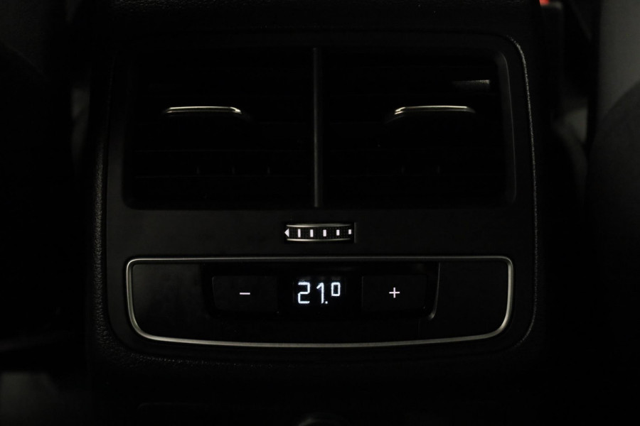Audi A4 Avant 35 TFSI S-Line 150 pk Automaat (S-Tronic) | Verlengde garantie | Navigatie | Parkeersensoren achter | Autom. airco (3 zones) | S-Line