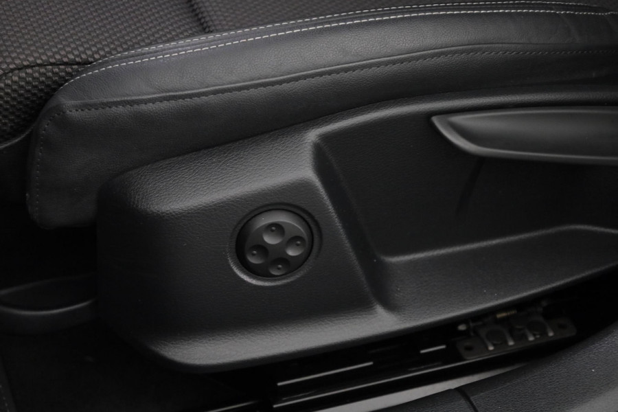 Audi A4 Avant 35 TFSI S-Line 150 pk Automaat (S-Tronic) | Verlengde garantie | Navigatie | Parkeersensoren achter | Autom. airco (3 zones) | S-Line