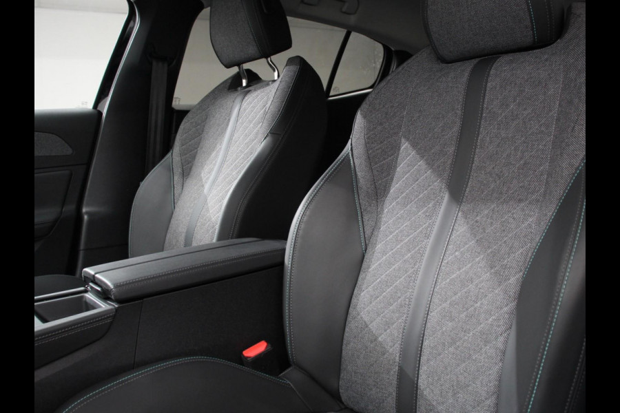 Peugeot 408 1.2 PureTech Allure Pack 130 EAT8 Comfort Pakket, Electrische stoelverstelling LV, stoelverwarming  Camera 360 Navigatie Climate Control | Dab  Led  Parkeer sensoren