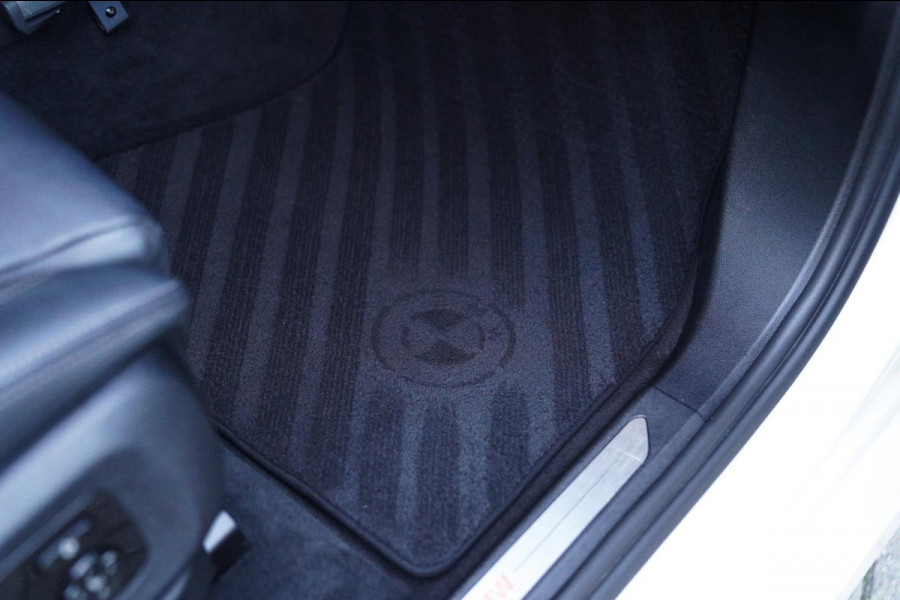 BMW X5 XDrive45e High Executive | M-pakket | LED | Adaptieve Cruise | 360 camera | Hybride | Luxe Leder | Memory | Stoelverwarming