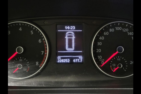 Volkswagen Transporter 2.0TSI 150pk L2/H1 Trekhaak Benzine!