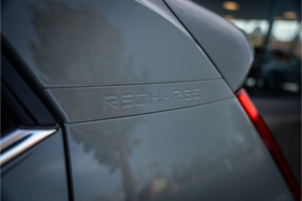 Volvo XC40 T4 Recharge Core Bright ** Camera ** Stuurverwarming **