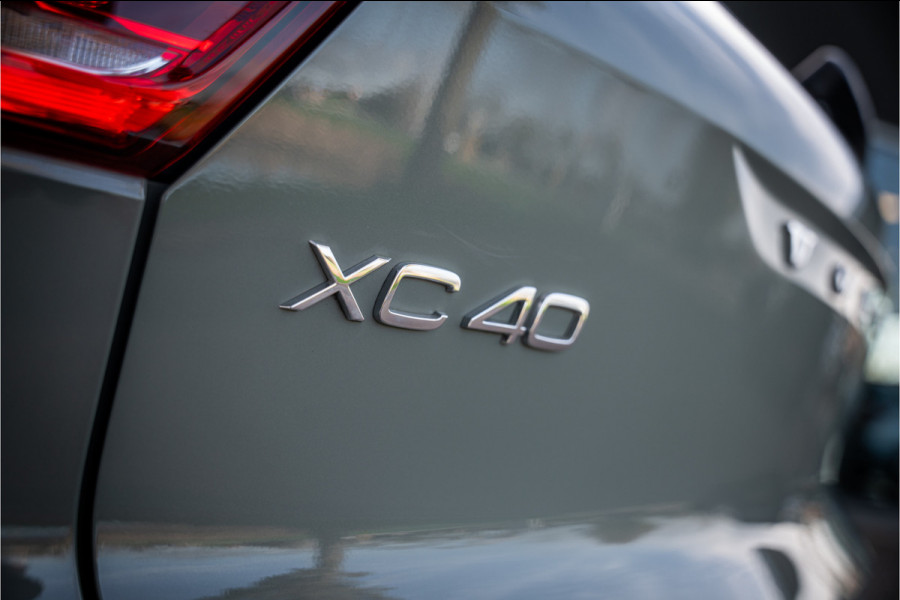 Volvo XC40 T4 Recharge Core Bright ** Camera ** Stuurverwarming **