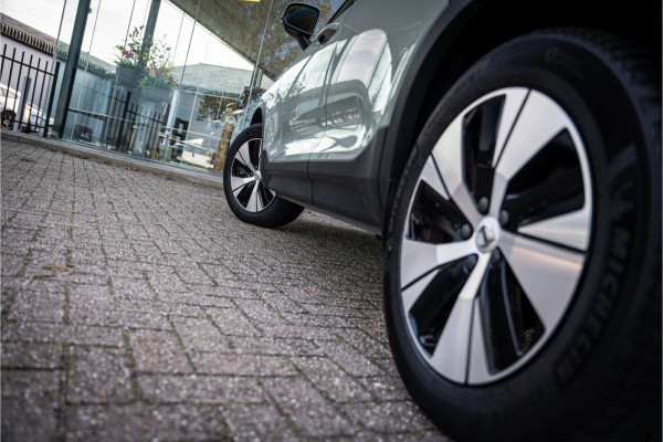 Volvo XC40 T4 Recharge Core Bright ** Camera ** Stuurverwarming **