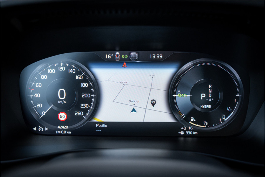 Volvo XC40 T4 Recharge Core Bright ** Camera ** Stuurverwarming **