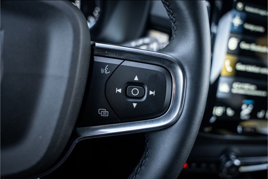 Volvo XC40 T4 Recharge Core Bright ** Camera ** Stuurverwarming **