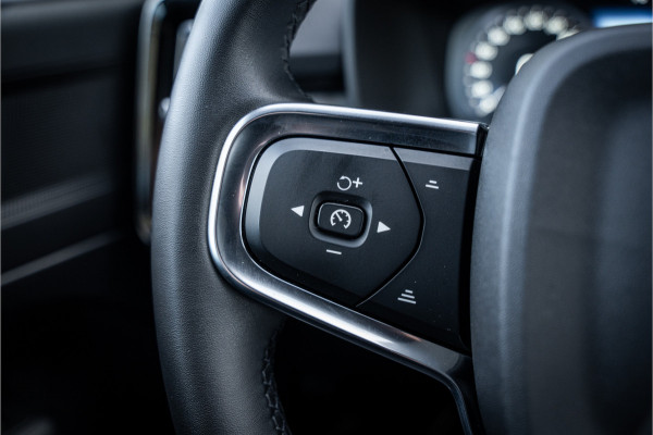 Volvo XC40 T4 Recharge Core Bright ** Camera ** Stuurverwarming **