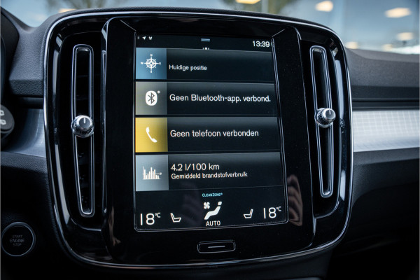 Volvo XC40 T4 Recharge Core Bright ** Camera ** Stuurverwarming **