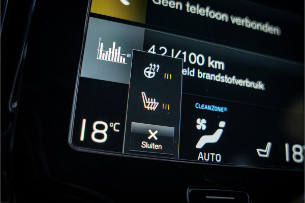 Volvo XC40 T4 Recharge Core Bright ** Camera ** Stuurverwarming **