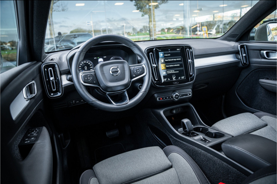 Volvo XC40 T4 Recharge Core Bright ** Camera ** Stuurverwarming **