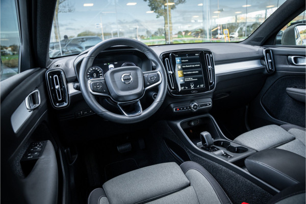 Volvo XC40 T4 Recharge Core Bright ** Camera ** Stuurverwarming **