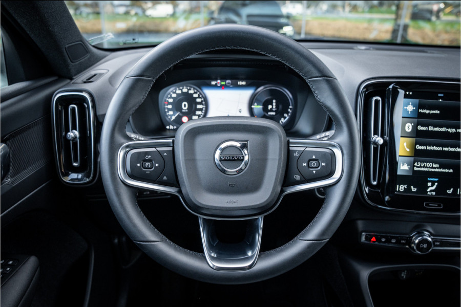 Volvo XC40 T4 Recharge Core Bright ** Camera ** Stuurverwarming **