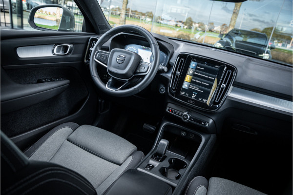Volvo XC40 T4 Recharge Core Bright ** Camera ** Stuurverwarming **