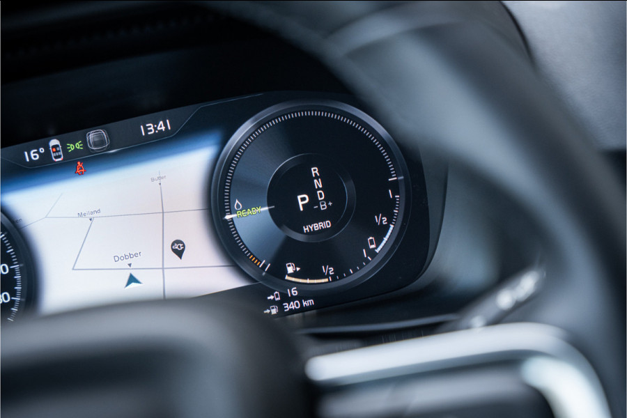 Volvo XC40 T4 Recharge Core Bright ** Camera ** Stuurverwarming **