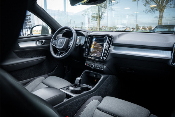 Volvo XC40 T4 Recharge Core Bright ** Camera ** Stuurverwarming **