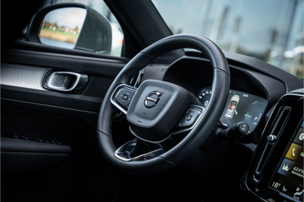 Volvo XC40 T4 Recharge Core Bright ** Camera ** Stuurverwarming **